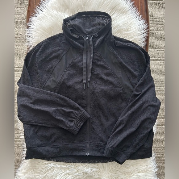 Size 6 Lululemon In Depth Jacket *Lace Black - Picture 4 of 9